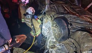Hatay'da iki otomobilin &ccedil;arpıştığı feci kaza! 2 kişi hayatını kaybetti, 3 kişi yaralandı