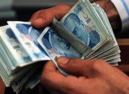 Dolar/TL'de yükselişin nedeni 'hem siyasi hem ekonomik'