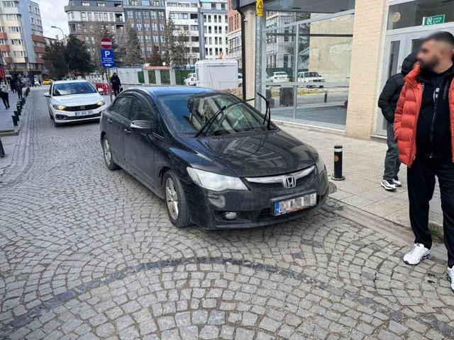 Hatalı park trafiği kilitledi 2