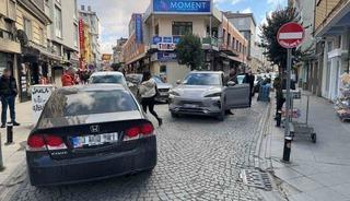 Hatalı park trafiği kilitledi