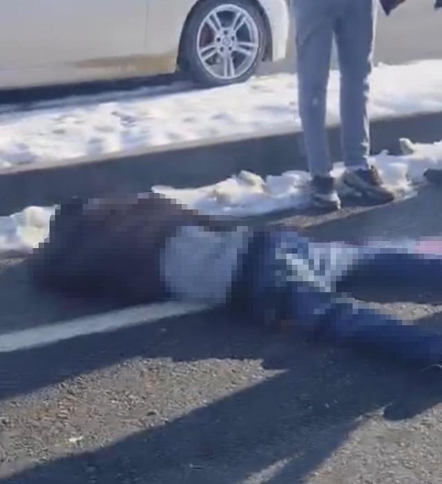 Metrelerce havaya fırlayan yaya hayatını kaybetti, kaza anı kameraya yansıdı 1