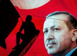 Referandum gündemi yatırımcıyı TL'den kaçırıyor