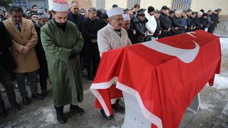 Son dakika: Erzurum'da yangında hayatını kaybedenlerin cenazeleri defnedildi