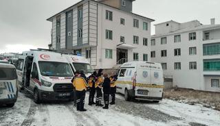 Yaşlı &ccedil;ift, evlerinde başlarından vurulmuş halde bulundu