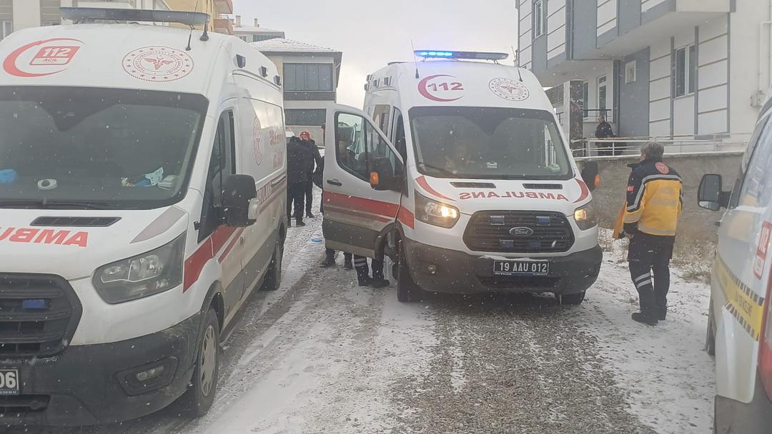 &Ccedil;orum da sır olay! Yaşlı &ccedil;ift, evlerinde başlarından vurulmuş halde bulundu 1