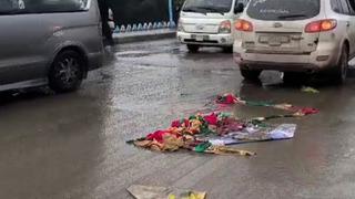 Son dakika: Tabka SDG'den kurtarıldı, halk ter&ouml;ristlerin afişlerini par&ccedil;aladı! Suriye ordusundan yeni operasyon