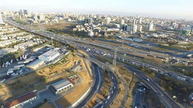 Mahmutbey kavşağında trafik yoğunluğu artarak sürüyor 1