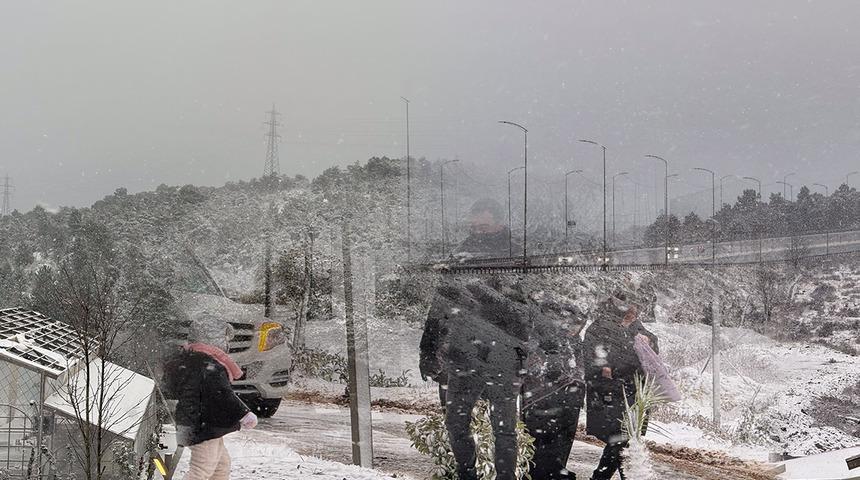 İstanbul'da kar yarın da devam edecek mi? Meteoroloji a&ccedil;ıkladı