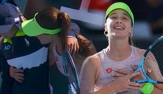 T&uuml;m d&uuml;nya Zeynep S&ouml;znmez'i konuşuyor! Hemen yardıma koştu...