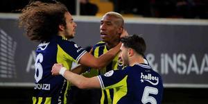 Fenerbah&ccedil;e Alanyaspor'u 3-2 ge&ccedil;erek zirvede farkı 1'e indirdi!