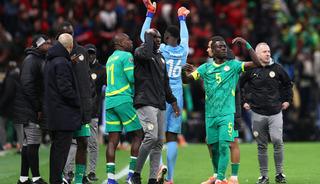 Afrika Kupası finalinde b&uuml;y&uuml;k olay! Fas'a penaltı verilince Senegal sahadan &ccedil;ekildi