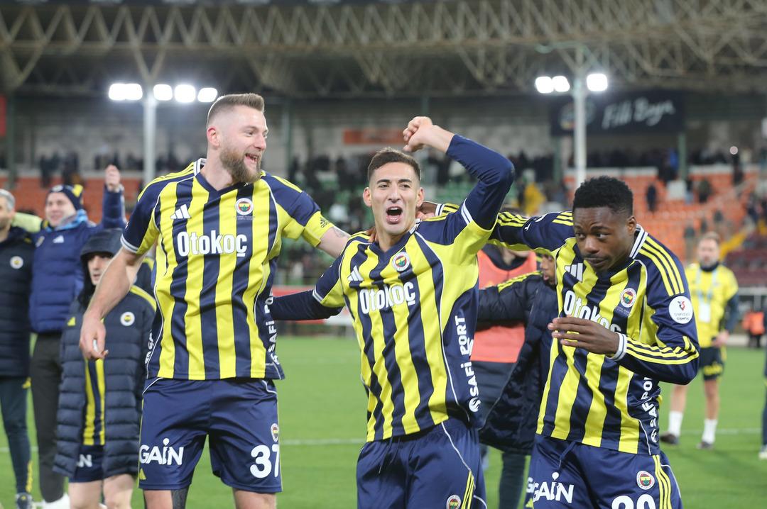 Fenerbah&ccedil;e de 61 yıl sonra ilk! Tedesco bunu da başardı 1
