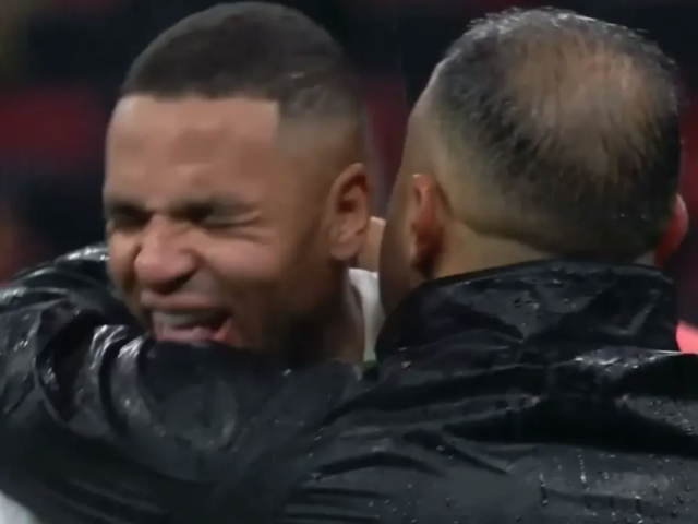 Ma&ccedil; bitti, herkes onu konuştu! En-Nesyri h&uuml;ng&uuml;r h&uuml;ng&uuml;r ağladı