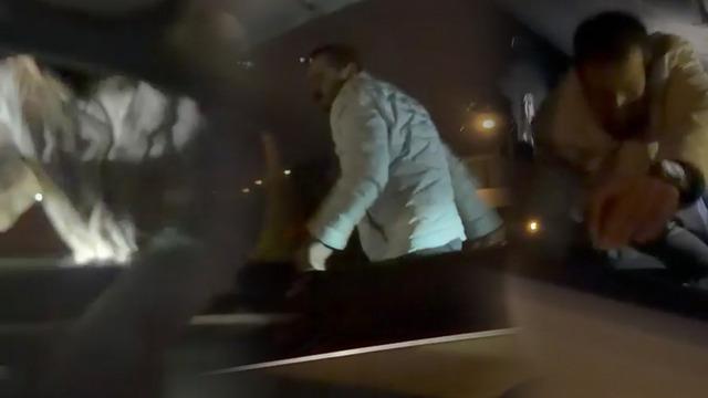 Konya'da korkunç olay: Önce araca saldırdı, ardından araçtakileri bıçakladı!