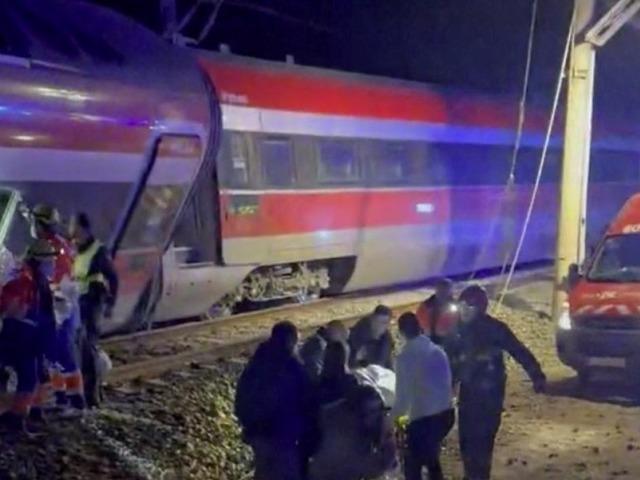 İspanya'da iki hızlı tren raydan &ccedil;ıktı! &Ccedil;ok sayıda &ouml;l&uuml; var