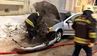 Yozgat&rsquo;ta otomobil alev alev yandı