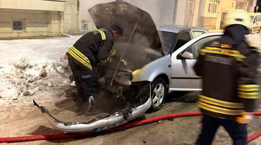 Yozgat&rsquo;ta otomobil alev alev yandı