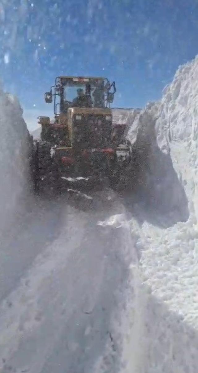 Kars&rsquo;ta 208 k&ouml;y yolu kapalı bulunuyor 3