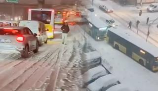 İstanbul'da şiddetli kar! Eleştirilerin odağındaki Orhan Şen'den 'Risk y&ouml;netimi' &ccedil;ıkışı