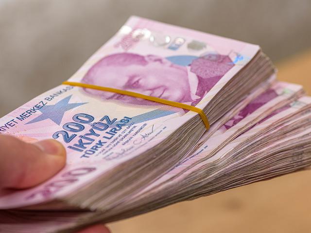 En d&uuml;ş&uuml;k maaş 95 bin TL oldu, halay &ccedil;ekerek kutladılar