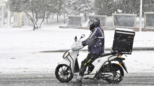 Erzincan'da motokuryelerin trafiğe &ccedil;ıkma kısıtlaması sona erdi