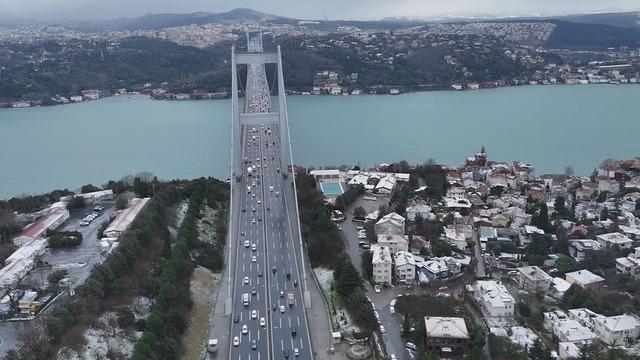 Kar yağışının ardından FSM Köprüsü havadan görüntülendi!