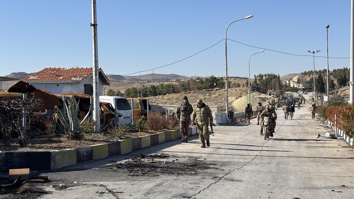 SDG köşeye sıkıştı! Suriye ordusu çatışmaksızın ilerleyişini sürdürüyor - Güncel Haberler