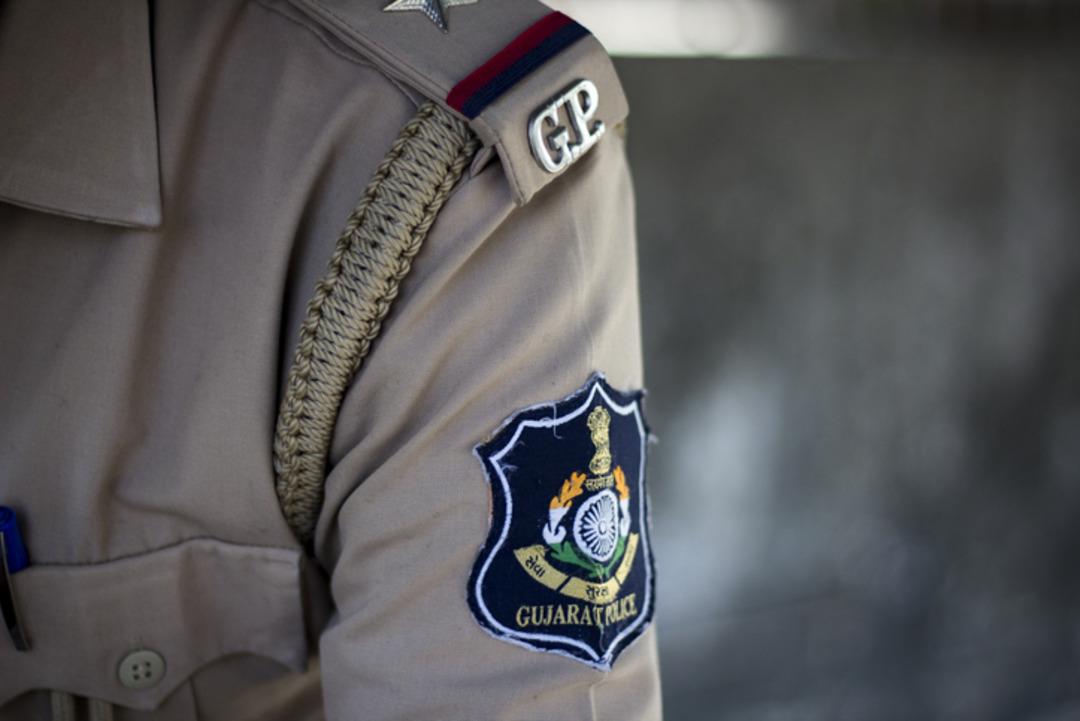 &Uuml;vey anne hakkında korkun&ccedil; istismar iddiası! 5 yaşındaki &ccedil;ocuk altına ka&ccedil;ırınca cinsel organını kesmiş 2