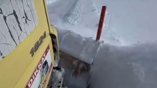 Son dakika: Ağrı&rsquo;da kapanan k&ouml;y yolları yeniden ulaşıma a&ccedil;ıldı