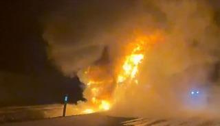 Seyir halindeki tır alev topuna d&ouml;nd&uuml;