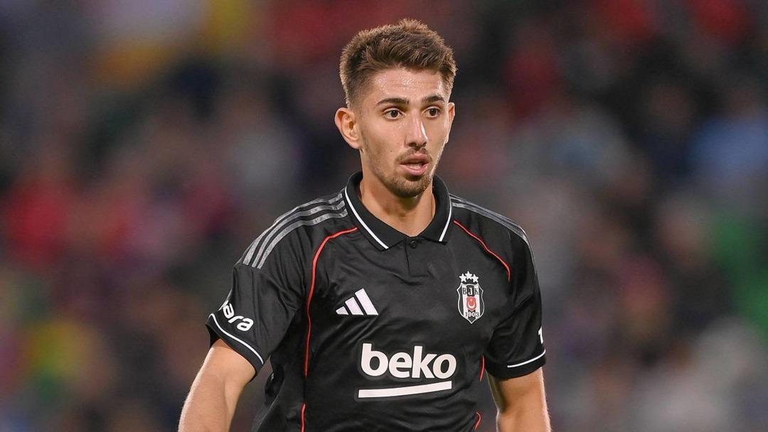 Beşiktaş a ma&ccedil;a saatler kala k&ouml;t&uuml; haber! Kadrodan &ccedil;ıkarıldı 1