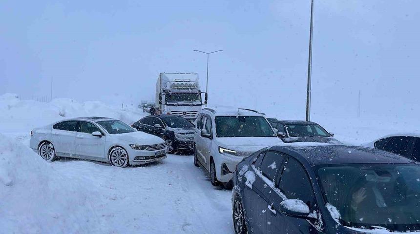 Kar yağışı kazaları beraberinde getirdi