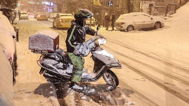 İstanbul Valiliğinden ağır taşıtlar ve kuryelere ilişkin a&ccedil;ıklama