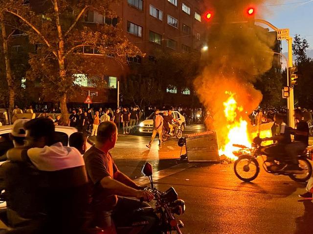 İran'da protestoculara &ccedil;ağrı! 'Aldatılmışlar' &ccedil;ıkışı: 3 g&uuml;n s&uuml;re verildi