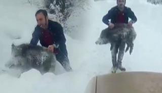 D&uuml;nyanın onu eliyle domuz yakalamasından tanımıştı! O ismin cezasıyla ilgili yeni gelişme