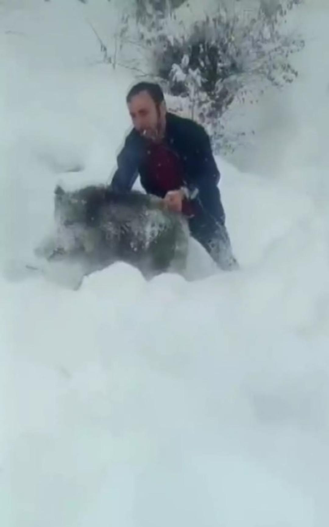 D&uuml;nyanın onu eliyle domuz yakalamasından tanımıştı! O ismin cezasıyla ilgili yeni gelişme 2