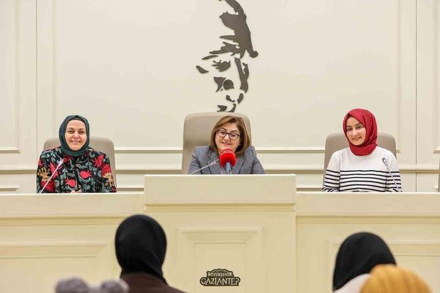 60 &uuml;lkeden 120 k&uuml;lt&uuml;r el&ccedil;isi Gaziantep&rsquo;i keşfe geldi 3