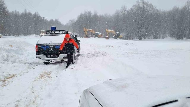 Yalova&rsquo;da yaylada mahsur kalan 5 kişi kurtarıldı 1