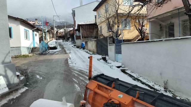 Osmangazi&rsquo;nin y&uuml;ksek kesimlerinde kar n&ouml;beti 1