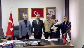 Koruyucu aile projesi bir &ccedil;ocuğu daha sıcak yuvaya kavuşturdu