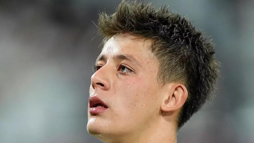 Arda G&uuml;ler den Fenerbah&ccedil;e ye telefon! Paylaşıma &ouml;yle bir yorum yaptı ki... 1