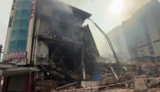 Pakistan'daki AVM yangınında can kaybı arttı