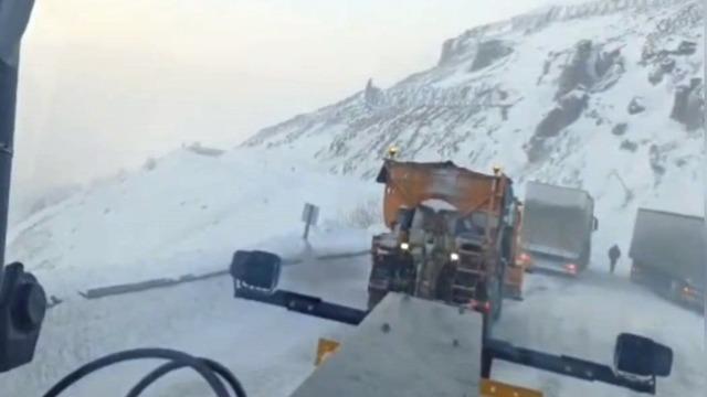 Kutuplar değil, Sahara Geçidi