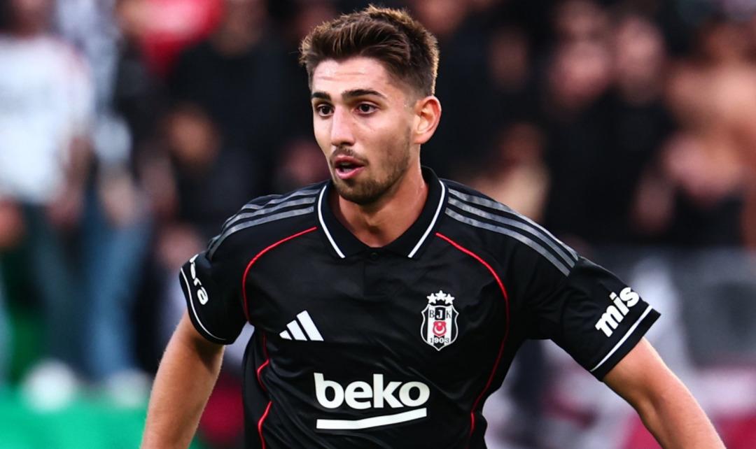 Beşiktaş ın gen&ccedil; yıldızı Avrupa ya u&ccedil;uyor! Demir Ege Tıknaz Braga da: İşte anlaşmanın mali detayları... 1