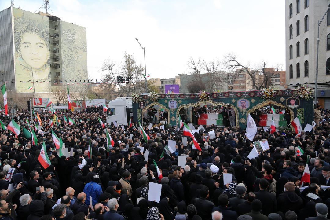 İran da &ouml;lenlerin sayısı 4 bini aştı 2