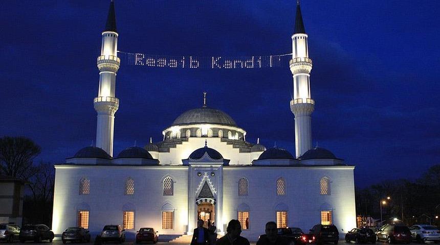 Regaip Kandili mesajları (resimli, kısa, uzun, hadisli) - Yakınlarınız için kandil mesajları