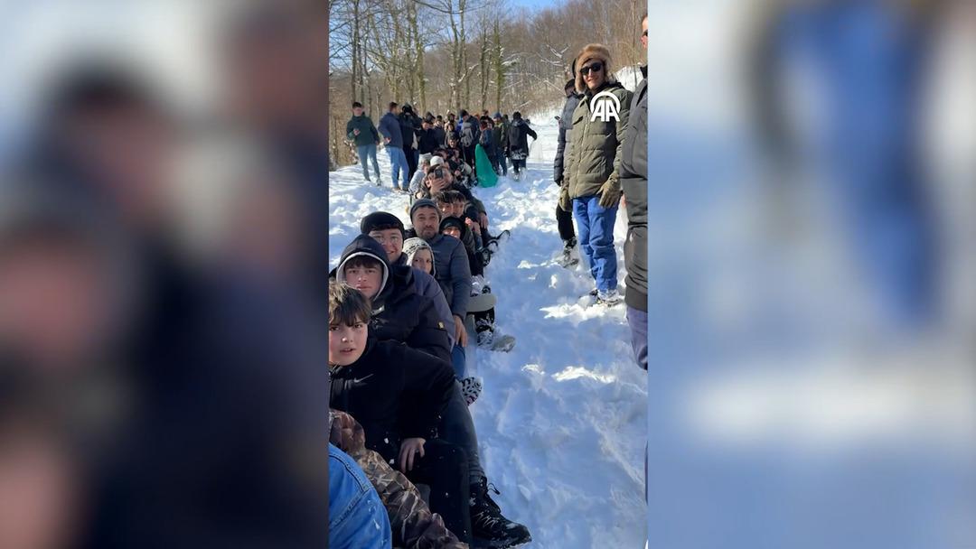 Ordu da 100 kişi karda tek sıra halinde b&ouml;yle kaydı! 3