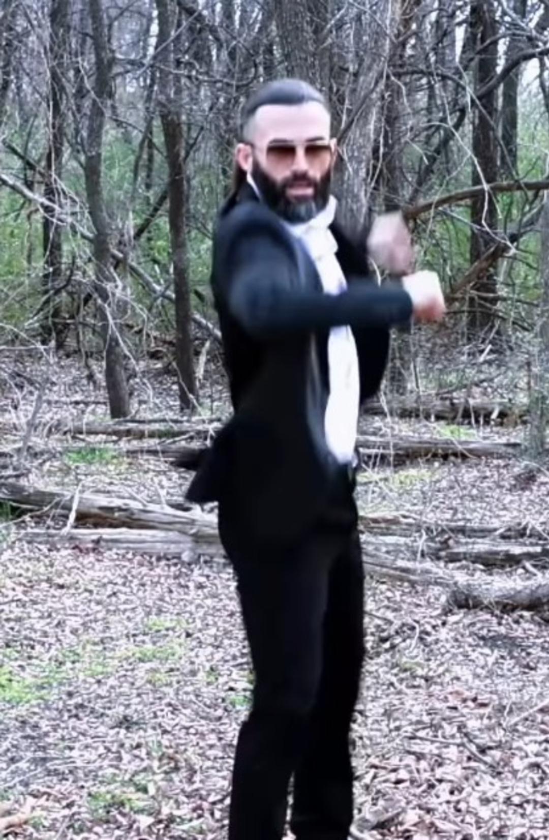 Turabi bu defa t&uuml;rk&uuml; &ccedil;ıkardı! Klibi ayrı, s&ouml;zleri ayrı olay 3