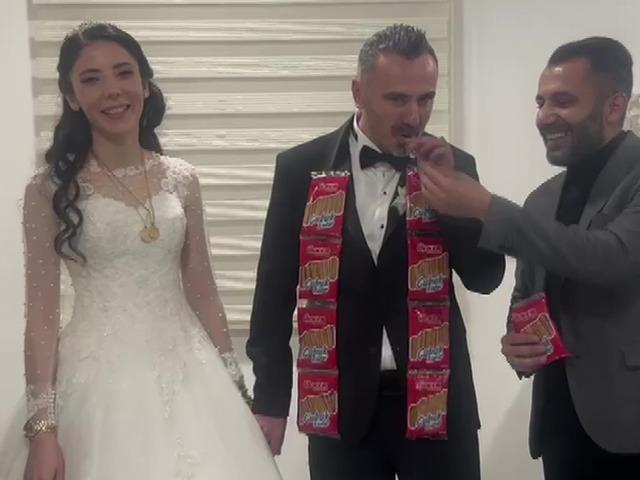 D&uuml;ğ&uuml;nde takılan en ilgin&ccedil; takı!