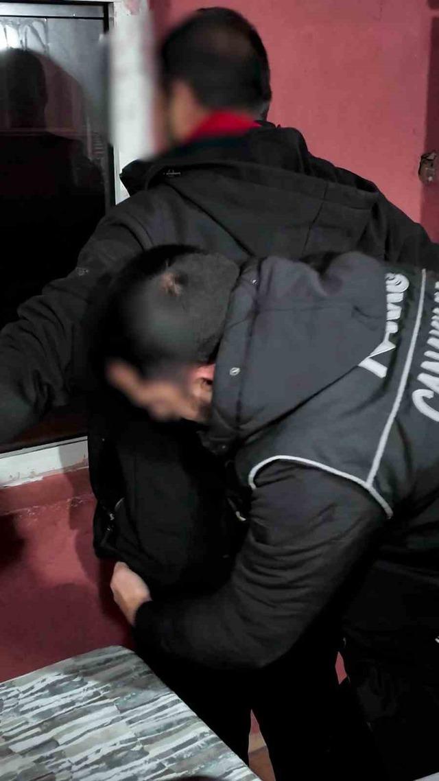 &Ccedil;anakkale&rsquo;de huzur uygulamalarında 1 ş&uuml;pheli tutuklandı 5